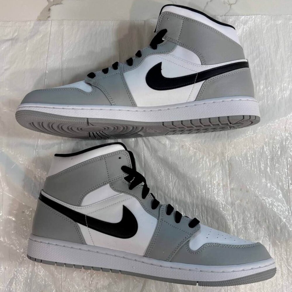 Air Jordan 1 Mid 'Smoke Grey' - Size 12.